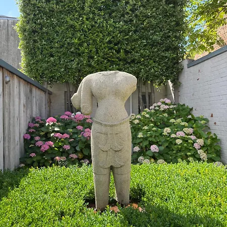 La Belle Vie, Het Charmante In Hartje
